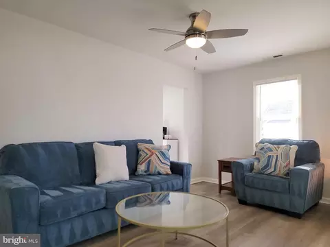 Living - 713 Roger St, Salisbury, MD 21804 photo 2 of 3
