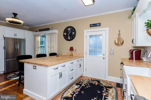 Kitchen - 514 N Pinehurst Ave, Salisbury, MD 21801 photo 3 of 6