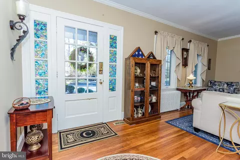 Entry Way - 514 N Pinehurst Ave, Salisbury, MD 21801 photo 1 of 2