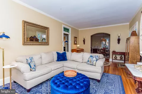 Living - 514 N Pinehurst Ave, Salisbury, MD 21801 photo 2 of 3