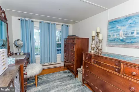 Bedroom - 514 N Pinehurst Ave, Salisbury, MD 21801 photo 6 of 7