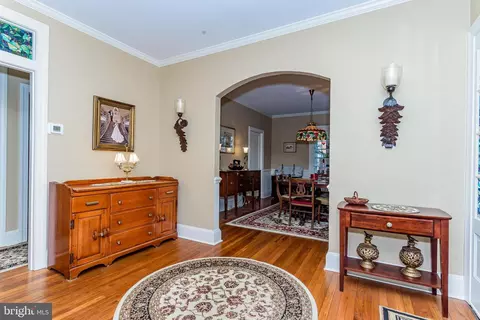 Entry Way - 514 N Pinehurst Ave, Salisbury, MD 21801 photo 2 of 2