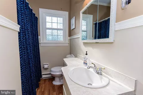 Bath - 514 N Pinehurst Ave, Salisbury, MD 21801 photo 1 of 3