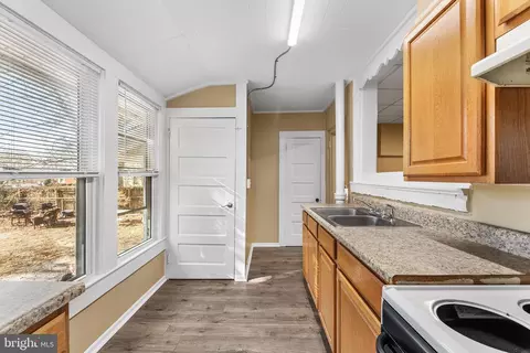 404-406 E Pine St, Delmar, MD 21875 photo 18