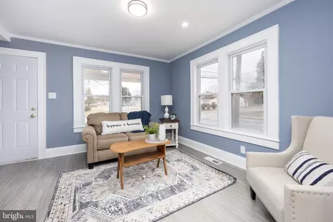 Living - 501 E Lincoln Ave, Salisbury, MD 21801 photo 3 of 3