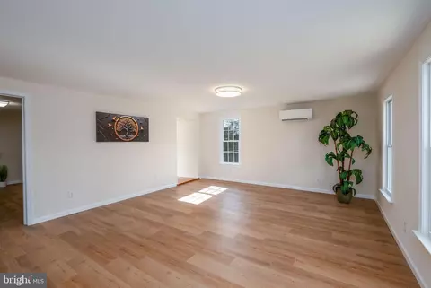Living - 20121 Nanticoke Rd, Nanticoke, MD 21840 photo 2 of 4
