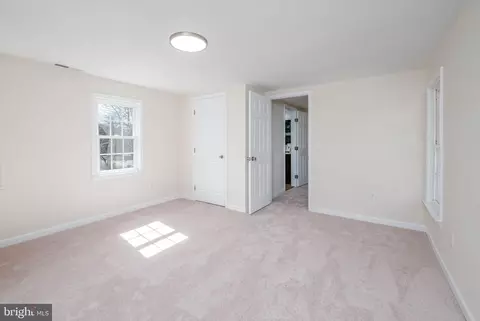 Bedroom - 20121 Nanticoke Rd, Nanticoke, MD 21840 photo 2 of 5