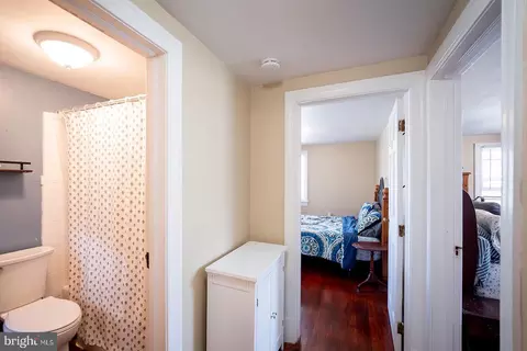 Entry Way - 1033 E Main St, Salisbury, MD 21804 photo 4 of 6
