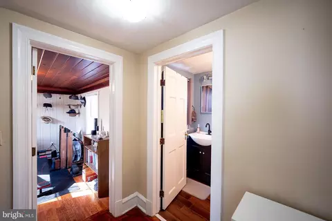 Entry Way - 1033 E Main St, Salisbury, MD 21804 photo 5 of 6