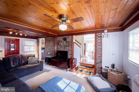 Living - 1033 E Main St, Salisbury, MD 21804 photo 4 of 4