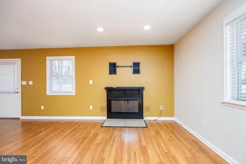 Living - 2115 Ruxton Dr, Salisbury, MD 21801 photo 4 of 7