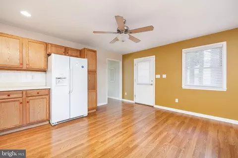 Living - 2115 Ruxton Dr, Salisbury, MD 21801 photo 5 of 7