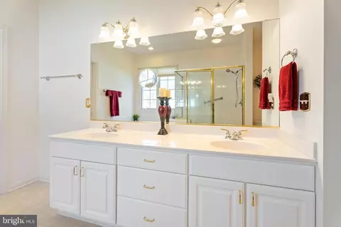 Bath - 216 Creekside Dr, Salisbury, MD 21804 photo 2 of 6