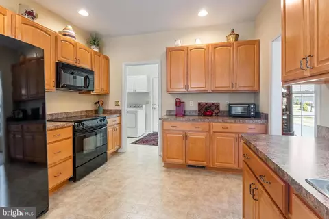 Kitchen - 216 Creekside Dr, Salisbury, MD 21804 photo 2 of 4