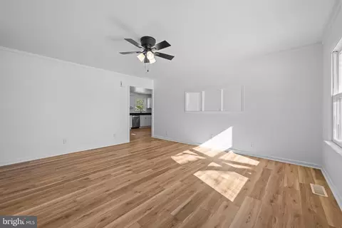 Living - 812 Gettysburg Ave, Salisbury, MD 21804 photo 1 of 6