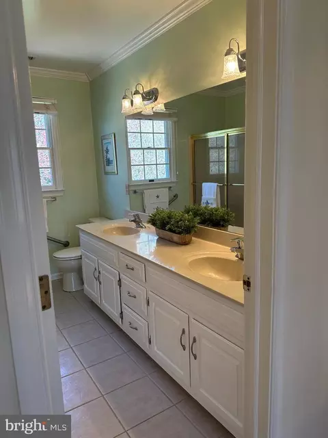 Bath - 5773 Cairn Ct, Salisbury, MD 21801 photo 5 of 7