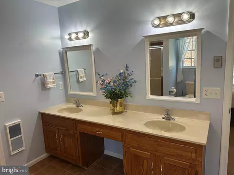 Bath - 5773 Cairn Ct, Salisbury, MD 21801 photo 3 of 7
