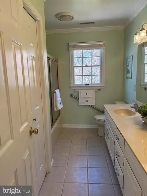 Bath - 5773 Cairn Ct, Salisbury, MD 21801 photo 4 of 7