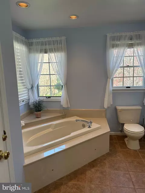 Bath - 5773 Cairn Ct, Salisbury, MD 21801 photo 1 of 7