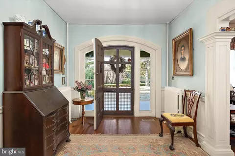 Entry Way - 1707 Camden Ave, Salisbury, MD 21801 photo 2 of 25