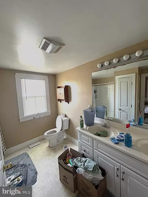 Bath - 6637 Elton Dennis Rd, Willards, MD 21874 photo 1 of 2