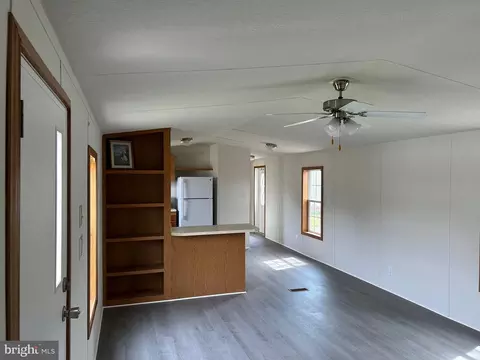 5875 Peach St, Salisbury, MD 21801 photo 2