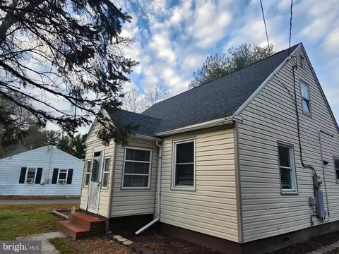 Exterior - 505 E College Ave, Salisbury, MD 21804 photo 4 of 6