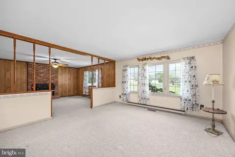 Living - 30961 Carioca Rd, Delmar, MD 21875 photo 2 of 8
