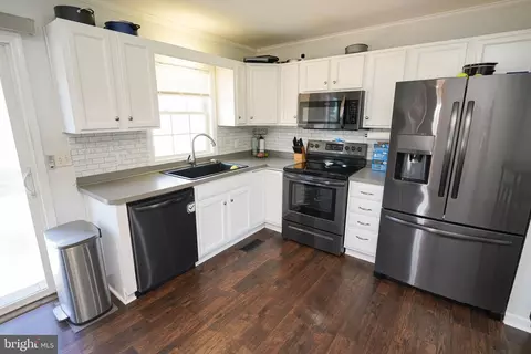 Kitchen - 36136 Lumberyard Ln, Willards, MD 21874 photo 2 of 2