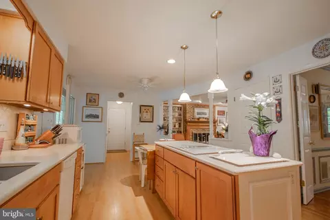 Entry Way - 3716 Devonshire Dr, Salisbury, MD 21804 photo 2 of 3