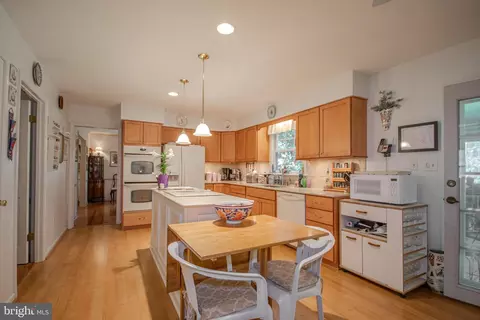 Kitchen - 3716 Devonshire Dr, Salisbury, MD 21804 photo 2 of 2