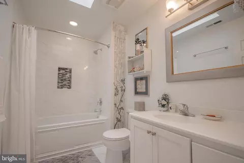 Bath - 3716 Devonshire Dr, Salisbury, MD 21804 photo 3 of 3