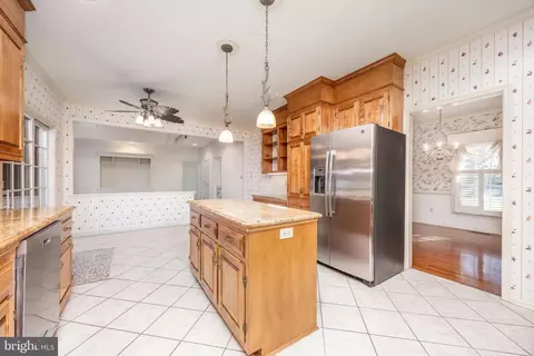 Kitchen - 5780 Cairn Ct, Salisbury, MD 21801 photo 7 of 9
