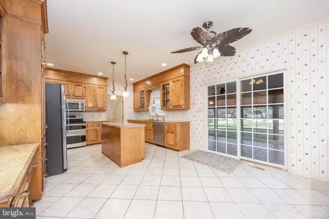 Kitchen - 5780 Cairn Ct, Salisbury, MD 21801 photo 8 of 9
