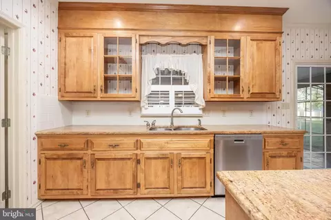 Kitchen - 5780 Cairn Ct, Salisbury, MD 21801 photo 5 of 9