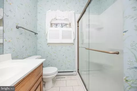 Bath - 5780 Cairn Ct, Salisbury, MD 21801 photo 10 of 11