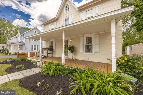 105 E Lillian St, Hebron, MD 21830 photo 3