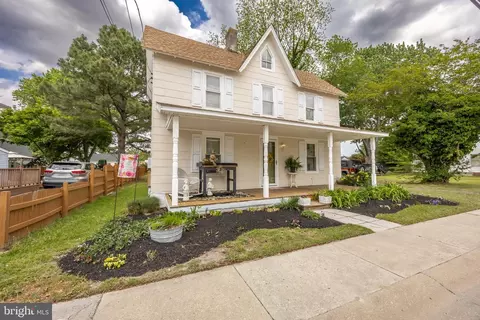105 E Lillian St, Hebron, MD 21830