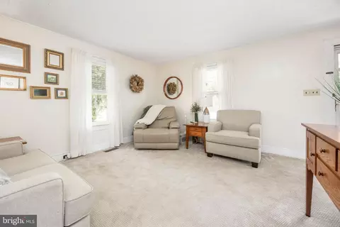 105 E Lillian St, Hebron, MD 21830 photo 6