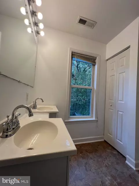Bath - 100 E Pine St, Delmar, MD 21875 photo 7 of 7