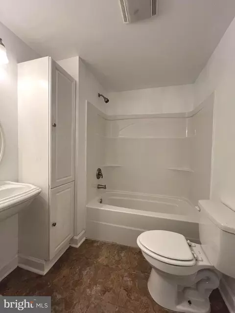 Bath - 100 E Pine St, Delmar, MD 21875 photo 1 of 7