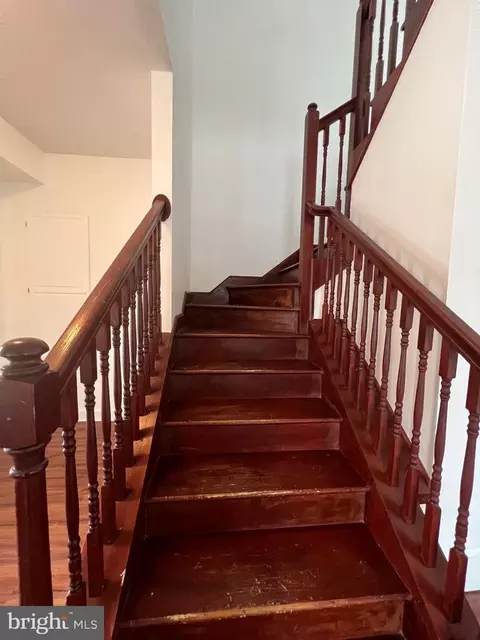 Entry Way - 100 E Pine St, Delmar, MD 21875 photo 2 of 7