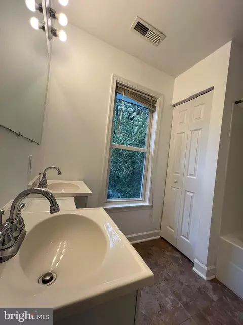 Bath - 100 E Pine St, Delmar, MD 21875 photo 6 of 7
