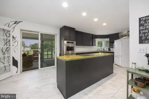 Kitchen - 26882 Pratt Rd, Salisbury, MD 21801 photo 4 of 6