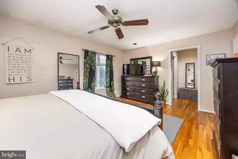 Bedroom - 26882 Pratt Rd, Salisbury, MD 21801 photo 4 of 13
