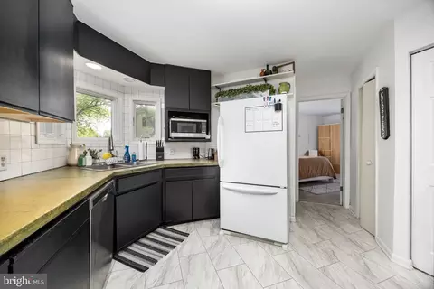 Kitchen - 26882 Pratt Rd, Salisbury, MD 21801 photo 5 of 6
