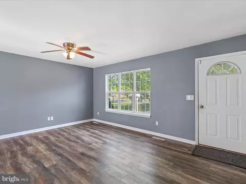 Living - 112 Jerome Dr, Salisbury, MD 21804 photo 4 of 8