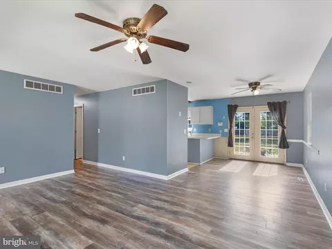 Living - 112 Jerome Dr, Salisbury, MD 21804 photo 1 of 8
