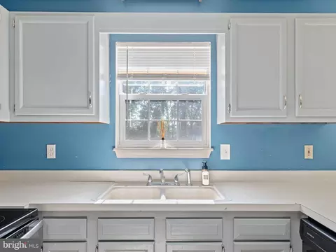 Kitchen - 112 Jerome Dr, Salisbury, MD 21804 photo 3 of 4