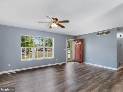 Living - 112 Jerome Dr, Salisbury, MD 21804 photo 2 of 8